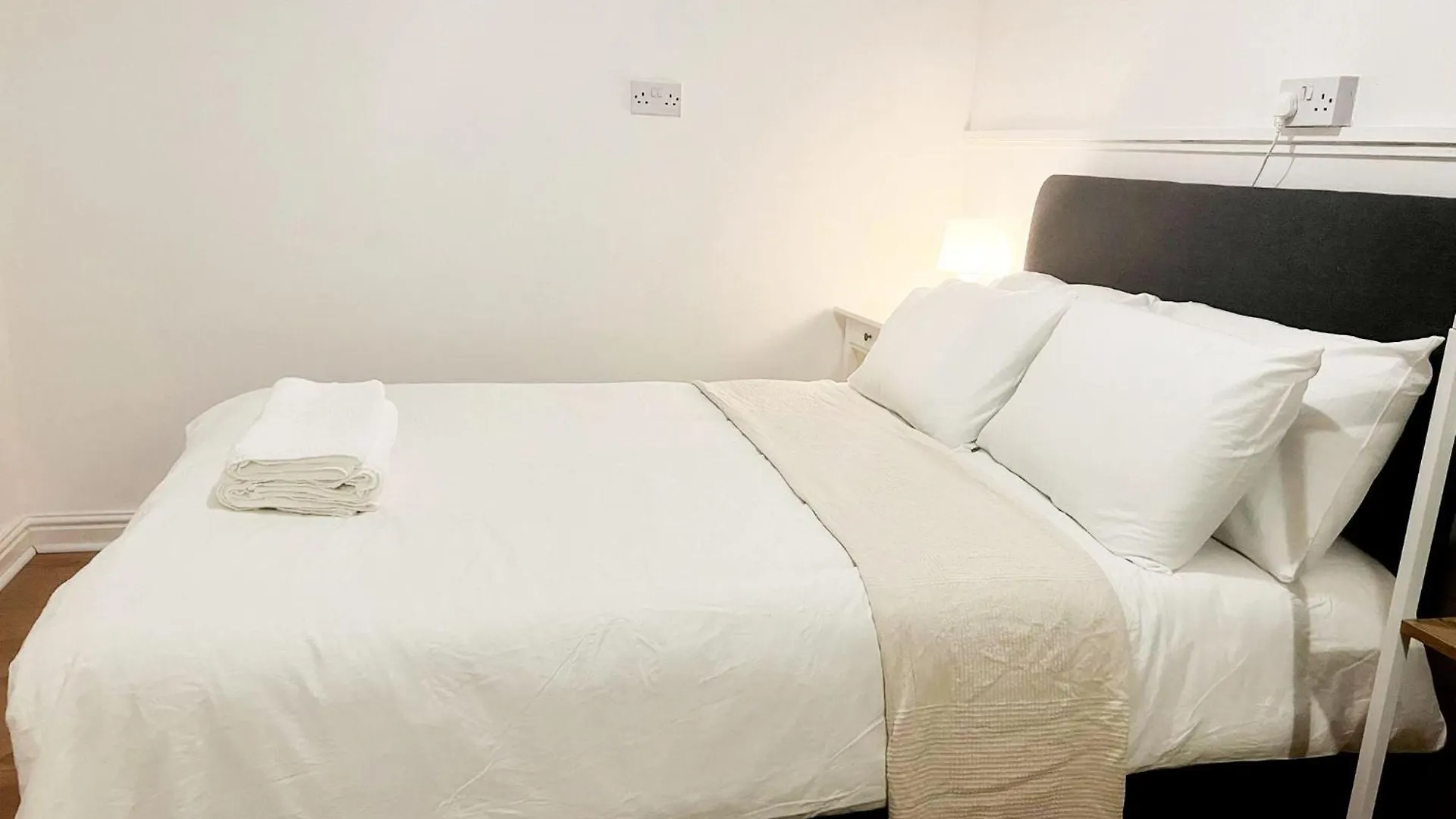 Апартаменты Cosy Gem In Кардифф
