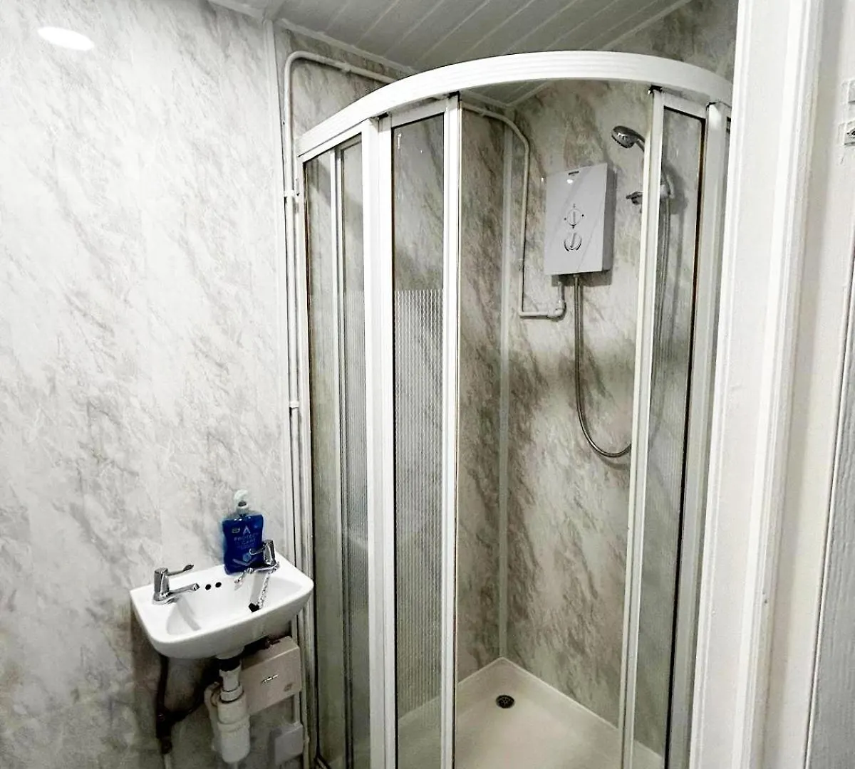 Апартаменты Cosy Gem In Кардифф