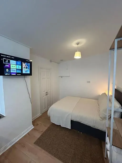 Cosy Gem In Cardiff Apartment