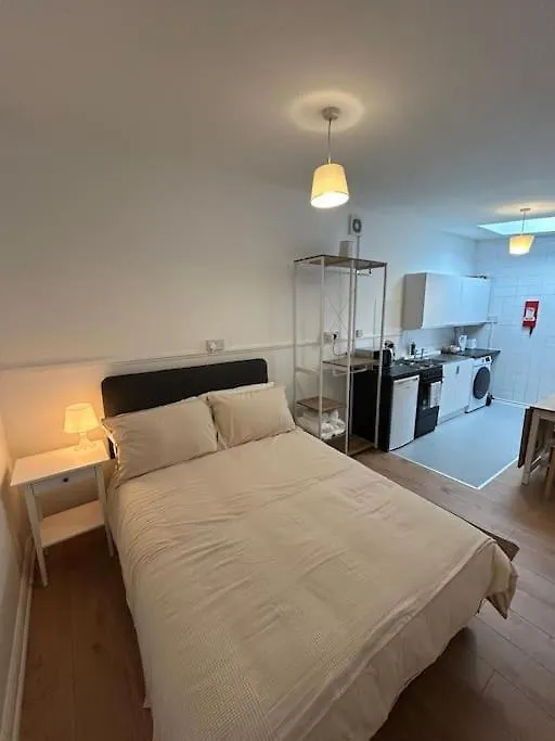 Cosy Gem In Cardiff Apartment